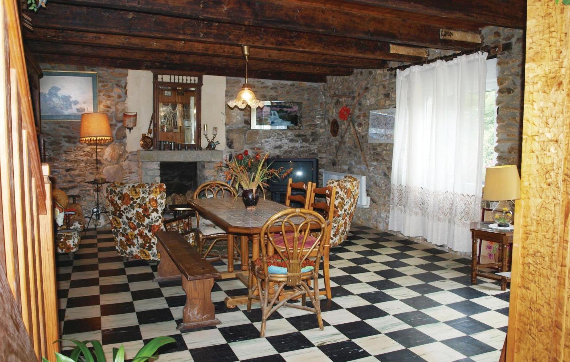 Lovely Home In Le Faouet With Kitchen Eksteriør billede