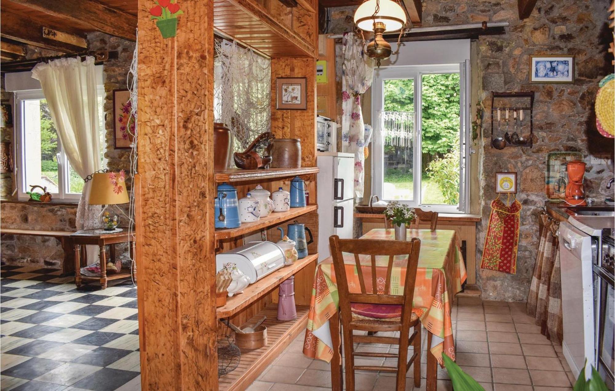 Lovely Home In Le Faouet With Kitchen Eksteriør billede