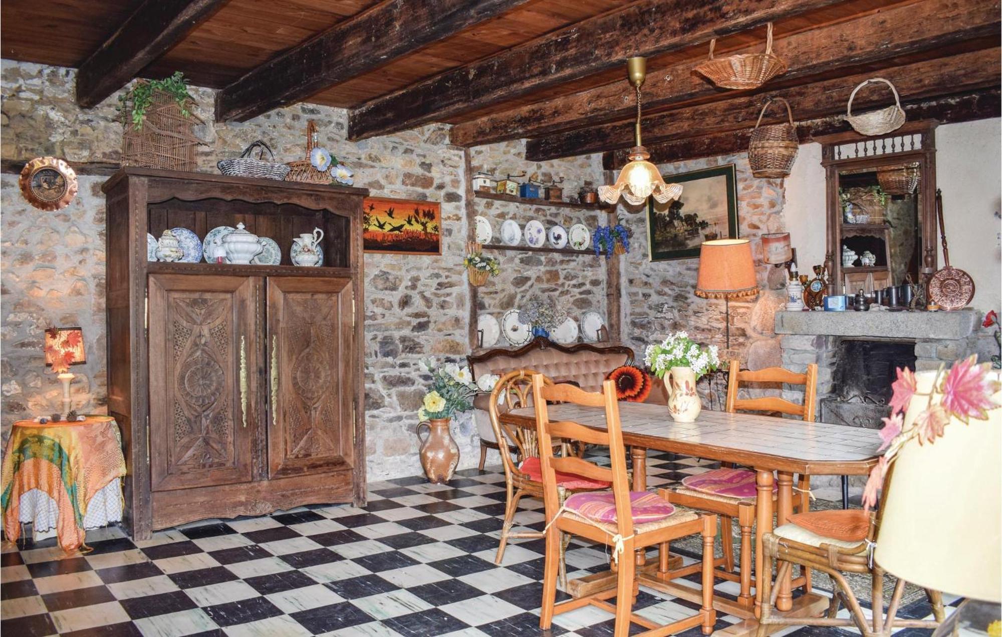Lovely Home In Le Faouet With Kitchen Eksteriør billede