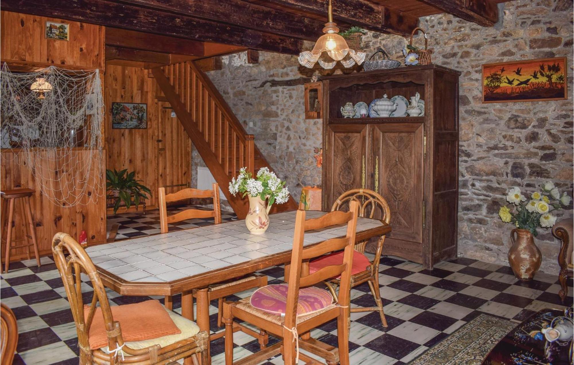 Lovely Home In Le Faouet With Kitchen Eksteriør billede